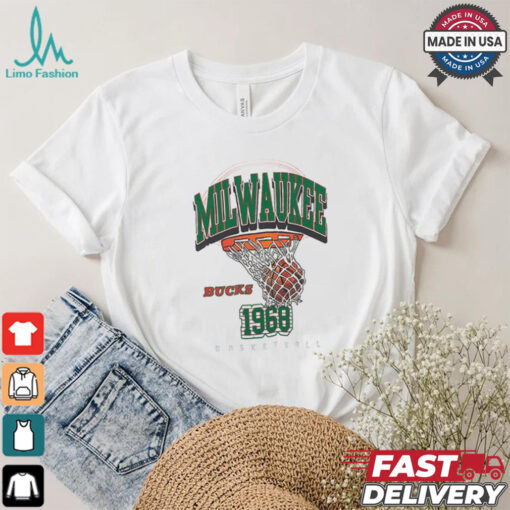 Mitchell & Ness HWC ’68 Logo Swagger Milwaukee Bucks T Shirt