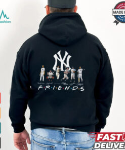 Original New York Yankees Legends Rivera, Berra, DiMaggio, Mantle, Ford, Jeter Friends Signatures T shirt