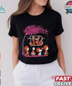 Peanuts Characters Cincinnati Bengals In October We Wear Pink 2024 Shirt