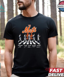 The New York Mets Baseball Walking Signatures 2024 T shirt
