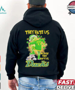 They Hate Us Because They Ain’t Us Grinch X Oregon Ducks Stomp On College Teams Christmas Shirt