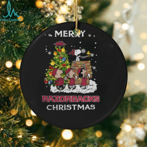 2024 Arkansas Razorbacks Snoopy And Friends Merry Christmas Shirt