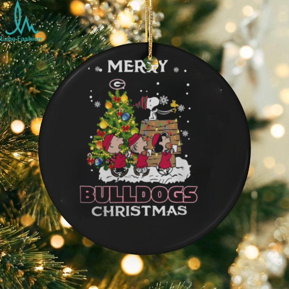 2024 Georgia Bulldogs Snoopy And Friends Merry Christmas Shirt 2024 Georgia Bulldogs Snoopy And Friends Merry Christmas Shirt
