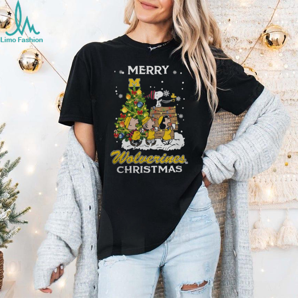 2024 Michigan Wolverines Snoopy And Friends Merry Christmas Shirt 2024 Michigan Wolverines Snoopy And Friends Merry Christmas Shirt