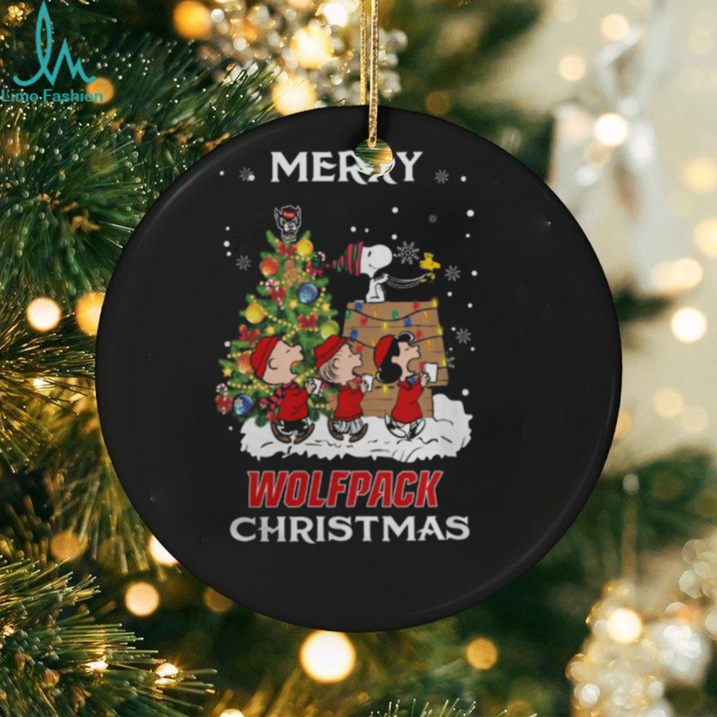 2024 NC State Wolfpack Snoopy And Friends Merry Christmas Shirt 2024 NC State Wolfpack Snoopy And Friends Merry Christmas Shirt