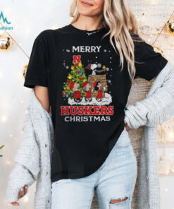 2024 Nebraska Cornhuskers Snoopy And Friends Merry Christmas Shirt