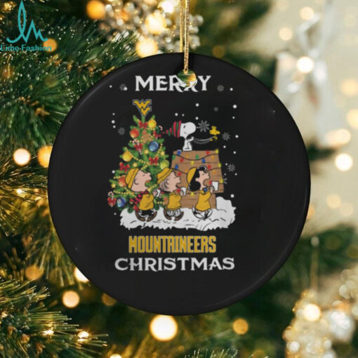 2024 West Virginia Mountaineers Snoopy And Friends Merry Christmas Shirt