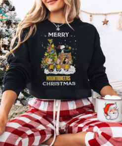 2024 West Virginia Mountaineers Snoopy And Friends Merry Christmas Shirt