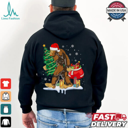 Bigfoot Christmas Tree Lights Xmas Sasquatch Lovers T Shirt Recovered