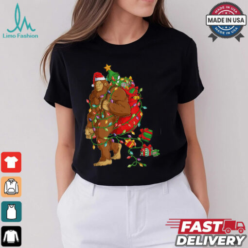 Bigfoot Sasquatch Santa Hat Christmas Xmas Tree Pjs Boys Men T Shirt Recovered