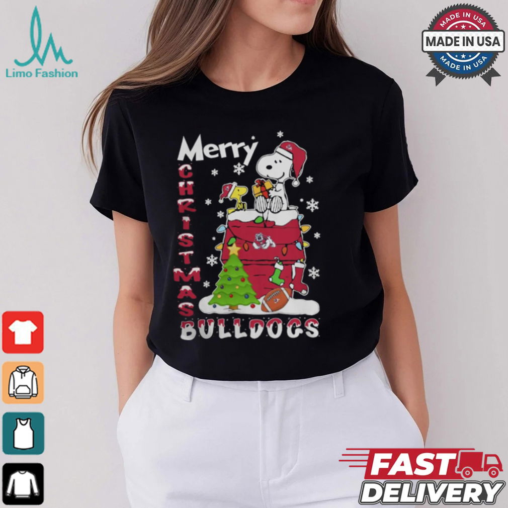 Fresno State Bulldogs Snoopy And Woodstock Merry Christmas Shirt Fresno State Bulldogs Snoopy And Woodstock Merry Christmas Shirt