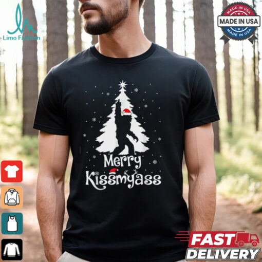 Merry Kissmyass Funny Bigfoot Yeti Sasquatch Christmas Tree T Shirt Recovered