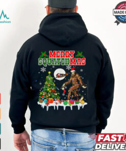 Merry Squatchmas Christmas Tree Santa Bigfoot Sasquatch T Shirt Recovered