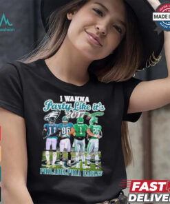 Official I Wanna Party Like It’s 2017 Philadelphia Eagles Signatures Shirt