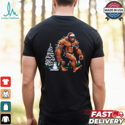 Santa Bigfoot Christmas Tree Lights Funny Sasquatch Believe T Shirt Recovered