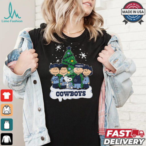 Snoopy Christmas Tree Dallas Cowboys Graphic T Shirt