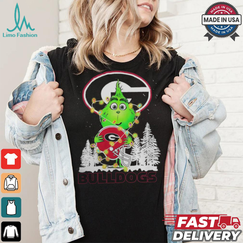 The Grinch Hug Georgia Bulldogs Helmet Christmas Shirt The Grinch Hug Georgia Bulldogs Helmet Christmas Shirt
