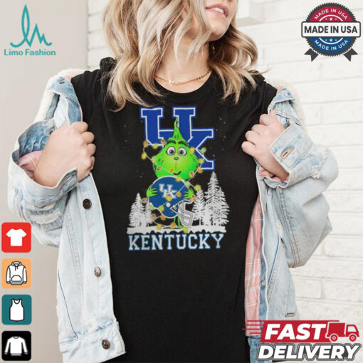 The Grinch Hug Kentucky Wildcats Helmet Christmas Shirt