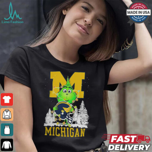 The Grinch Hug Michigan Wolverines Helmet Christmas Shirt