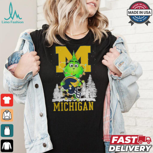 The Grinch Hug Michigan Wolverines Helmet Christmas Shirt