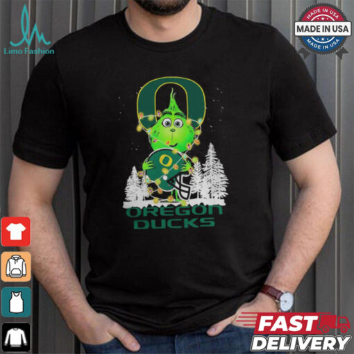The Grinch Hug Oregon Ducks Helmet Christmas Shirt