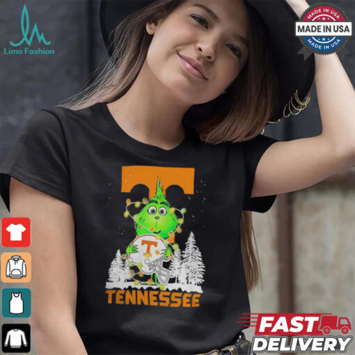 The Grinch Hug Tennessee Volunteers Helmet Christmas Shirt