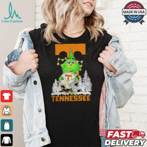 The Grinch Hug Tennessee Volunteers Helmet Christmas Shirt