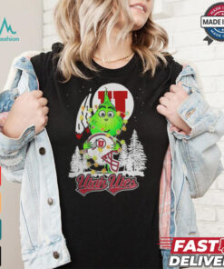 The Grinch Hug Utah Utes Helmet Christmas Shirt