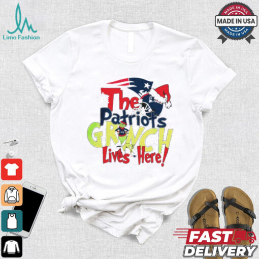 The New England Patriots Grinch Lives Here Christmas T Shirt