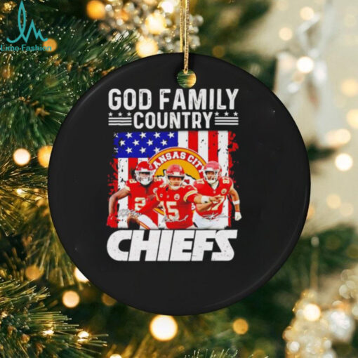 Kansas City Chiefs Patrick Mahomes god family country Chiefs signatures shirt