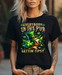 Everybody In The Pub Getting Tipsy St Patricks Day Men Women T Shirt