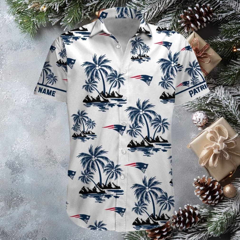 New England Patriots Hawaiian Shirt NFL Custom Name For Men Women Gift For Fans New England Patriots Hawaiian Shirt NFL Custom Name For Men Women Gift For Fans