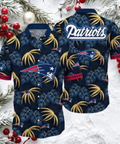 New England Patriots Men’s NFL Floral Print Short Sleeve Hawaiian Shirt